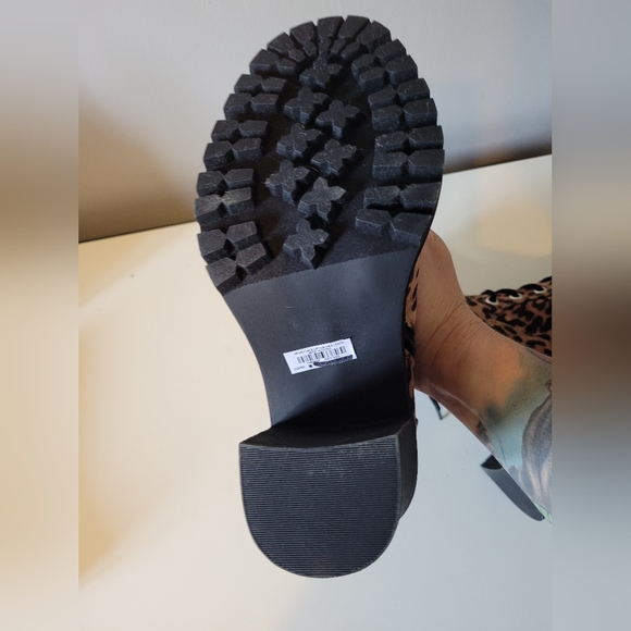 Torrid Leopard Lace Up Hiker Bootie, BNWT, Size 8 - Picture 9 of 12